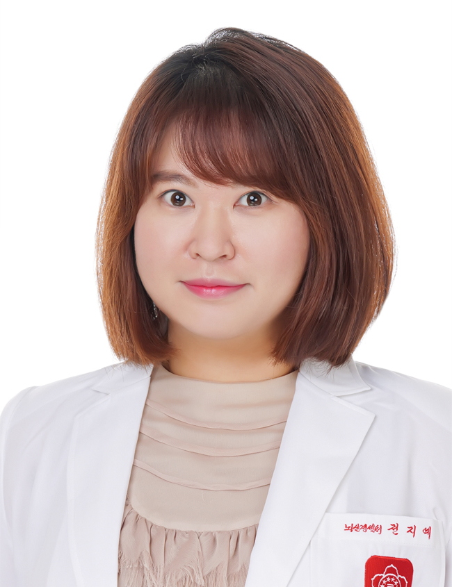 전지예 선생님 사진